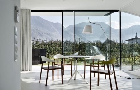 Mirror houses offers skylight and ventilation to enjoy the view of the Dolomite Range
